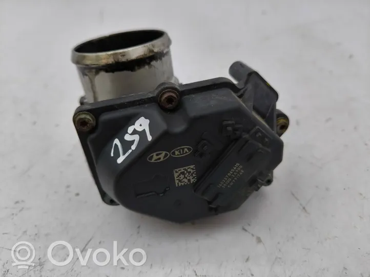 Hyundai i30 Throttle valve 351002A900