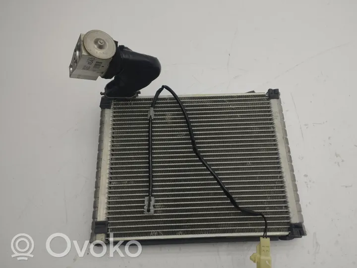 Suzuki Vitara (LY) Ilmastointilaitteen sisälauhdutin (A/C) 