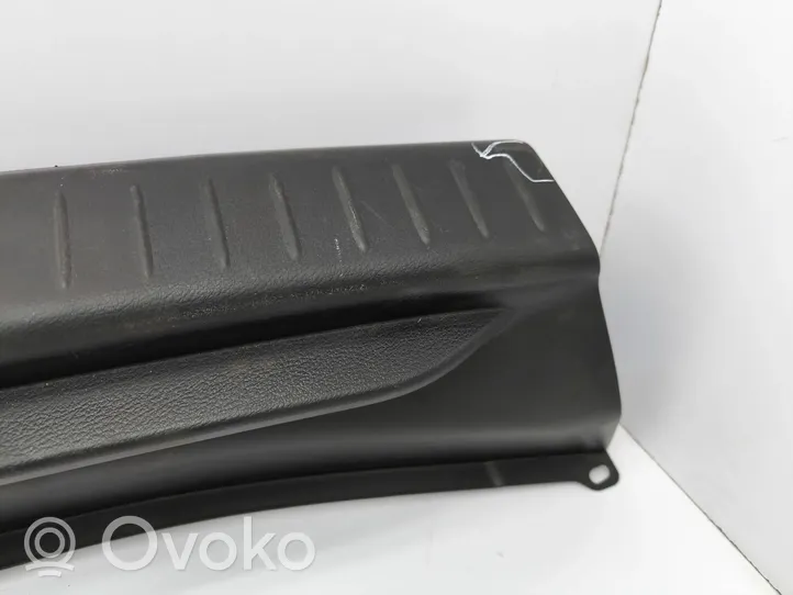 Suzuki Vitara (LY) Protector del borde del maletero/compartimento de carga 7619154P0