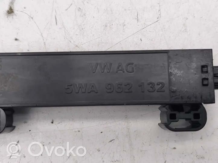 Audi A3 8Y Antena systemu bezkluczykowego 5FA22407500