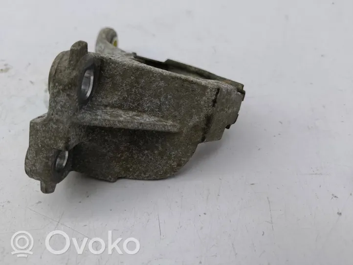 Nissan Qashqai Wspornik / Mocowanie łożyska podpory wału napędowego 397747134R