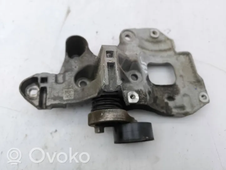 Nissan Qashqai Support de générateur / alternateur 117100072R