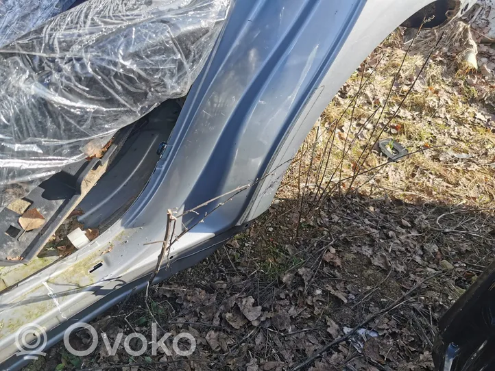 Toyota Avensis T270 Carrosserie quartier arrière 