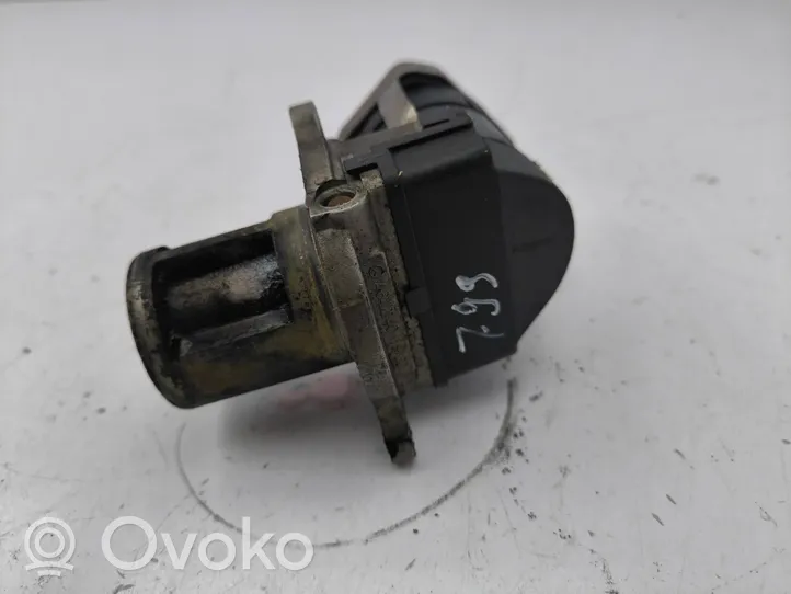 Mercedes-Benz ML W164 EGR valve 00005320C5