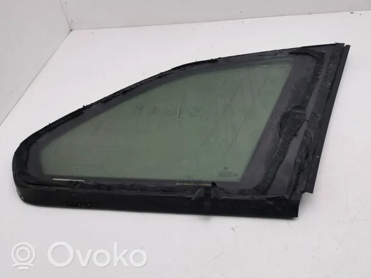 BMW X5 E53 Rear side window/glass 