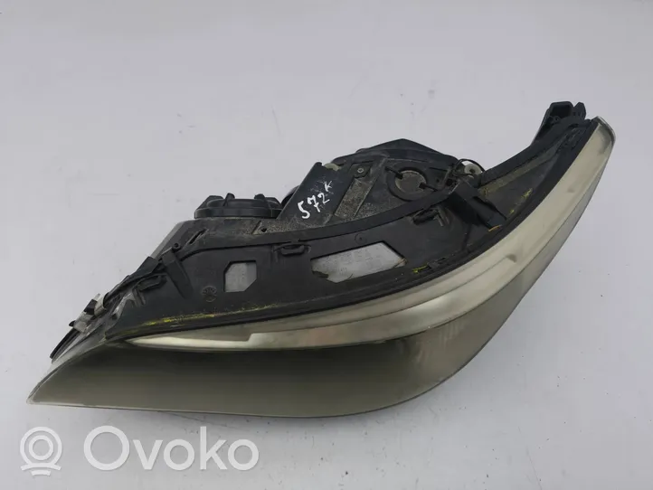 BMW 5 E60 E61 Lampa przednia 15872300