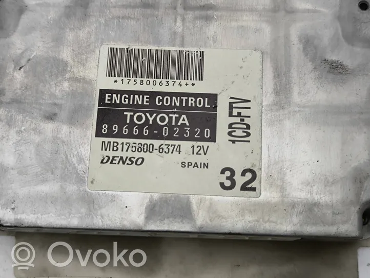 Toyota Corolla E120 E130 Calculateur moteur ECU 8966602320