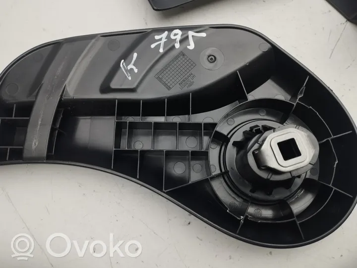 Nissan Qashqai Sedynės apdaila L0320010