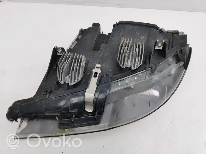 BMW 5 F10 F11 Lampa przednia 7203254