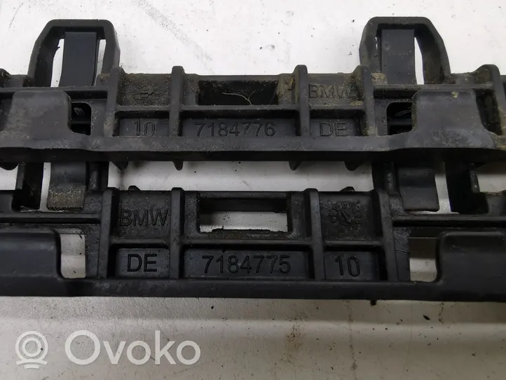 BMW 5 F10 F11 Soporte del parachoques delantero 7184776