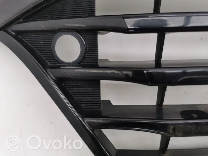 Honda HR-V Grille calandre supérieure de pare-chocs avant 