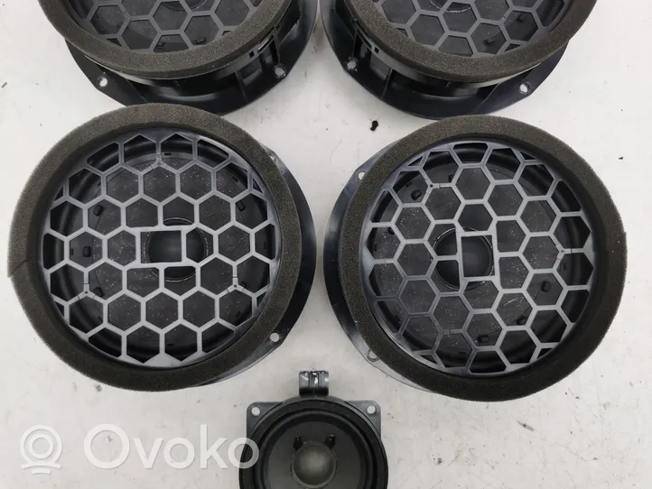 Skoda Octavia Mk4 Audio system kit 5E3035411A