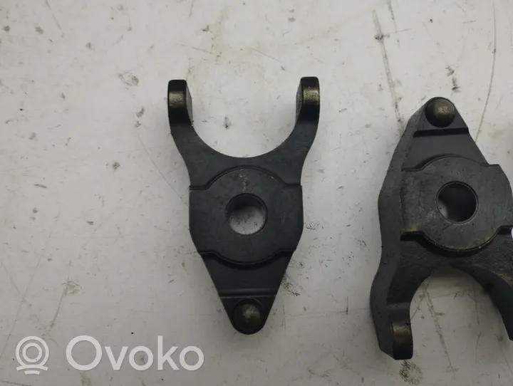 Toyota Corolla E120 E130 Support de pince d'injecteur de carburant 