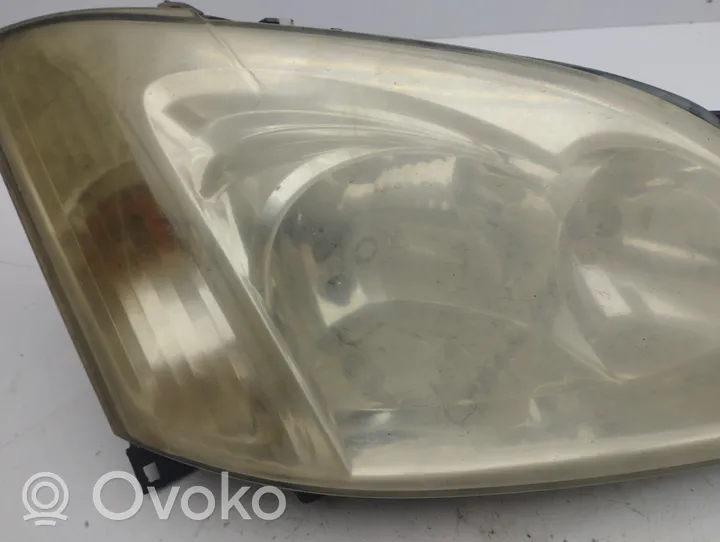 Toyota Corolla E120 E130 Phare frontale 89006309