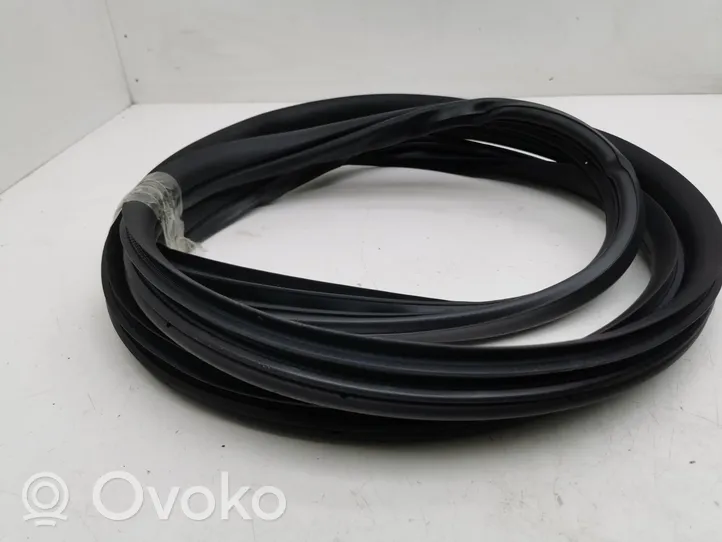 Honda HR-V Rear door rubber seal (on body) 