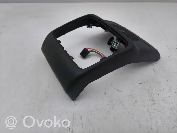 Audi A5 Panel gniazda zapalniczki tylnej tunelu środkowego 8W0864376