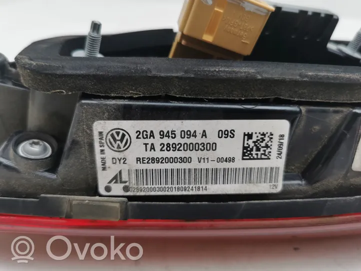 Volkswagen T-Roc Lampy tylnej klapy bagażnika 2GA945094A