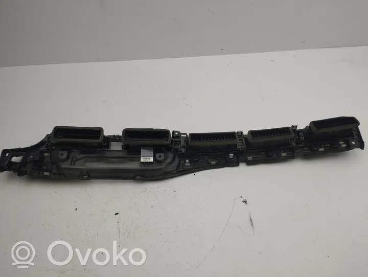 Audi A5 Centrinės oro grotelės 8W2820901C