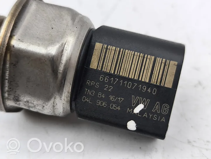 Audi A5 Listwa wtryskowa 04L906054