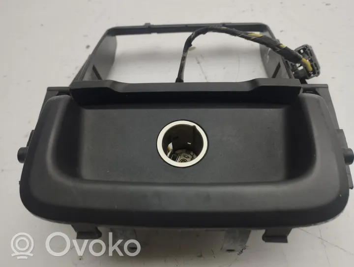 Volvo S60 Cigarešu aizdedzināmais aizmugurē 9491290