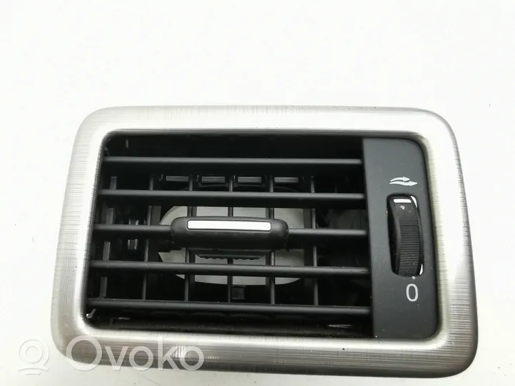 Volvo S80 Kojelaudan sivutuuletussuuttimen kehys 30755178