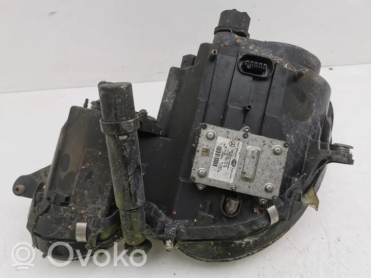 Mercedes-Benz E W211 Phare frontale A0028202426