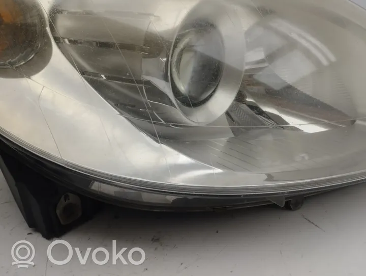 Mercedes-Benz B W245 Lampa przednia A1698201816