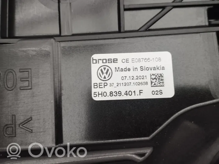 Volkswagen Golf VIII Takaikkunan nostomekanismi ilman moottoria 5H0839401F