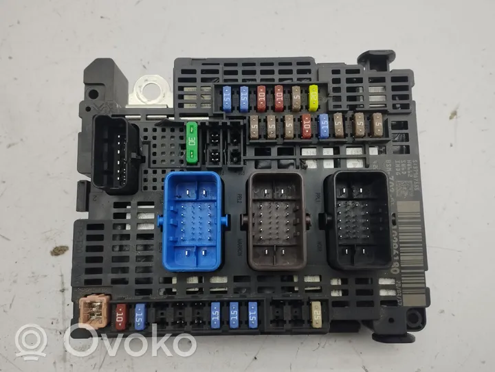 Peugeot 3008 II Module de fusibles 9810296180