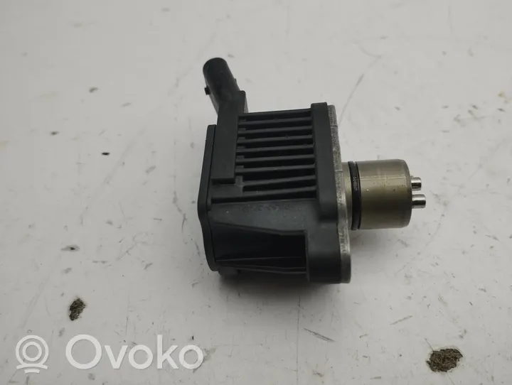 Volkswagen Golf VIII Electrovanne position arbre à cames 04E906048A