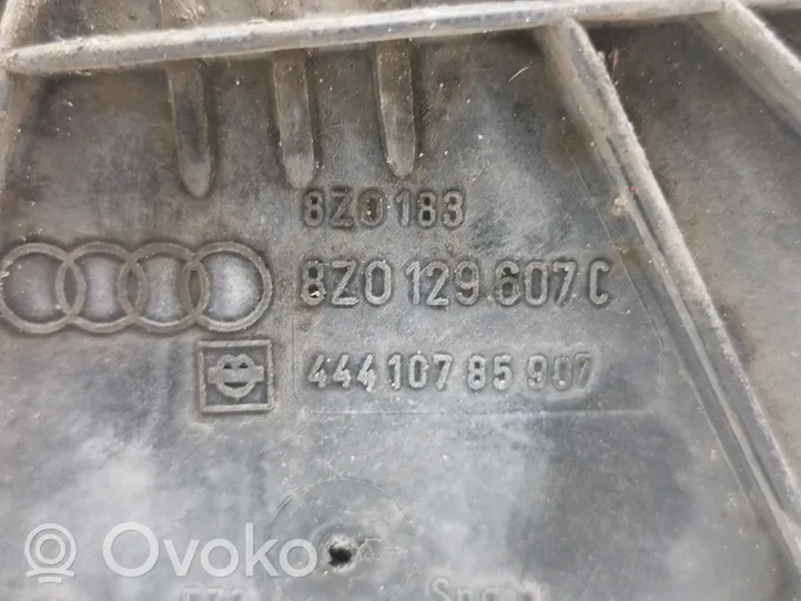 Audi A2 Ilmansuodattimen kotelo 8Z0129607C