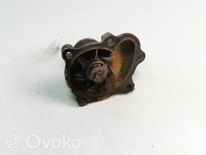 Opel Astra H Water pump 