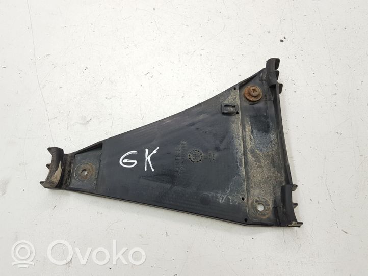 Audi A4 S4 B5 8D Takapuskurin kannake 8D0807483