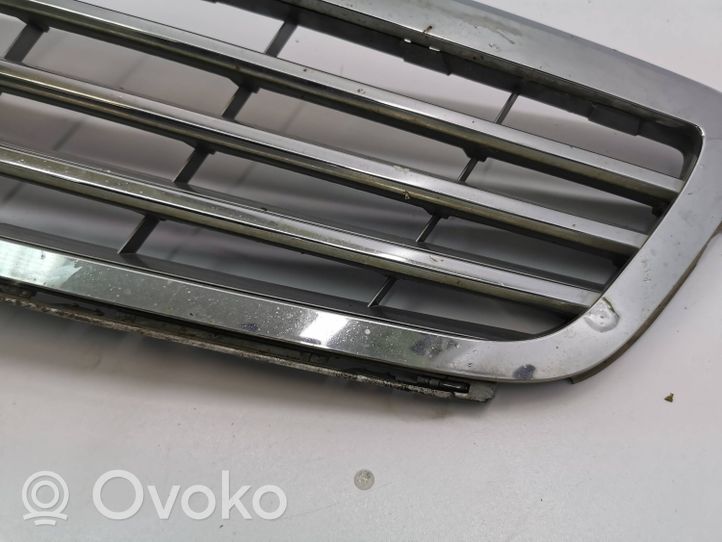 Mercedes-Benz C W204 Maskownica / Grill / Atrapa górna chłodnicy 