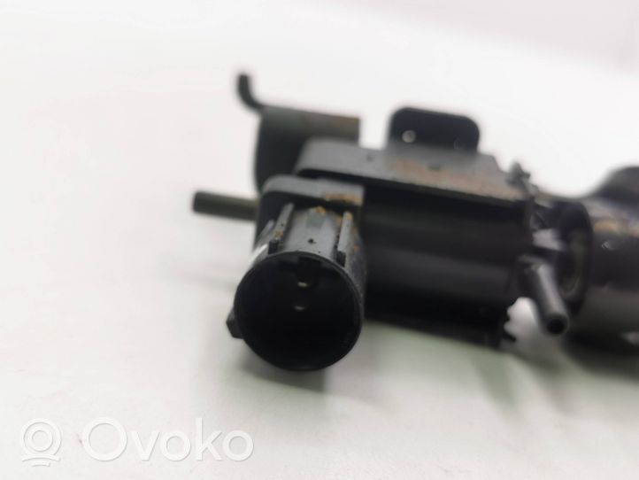 Honda CR-V Vacuum valve 