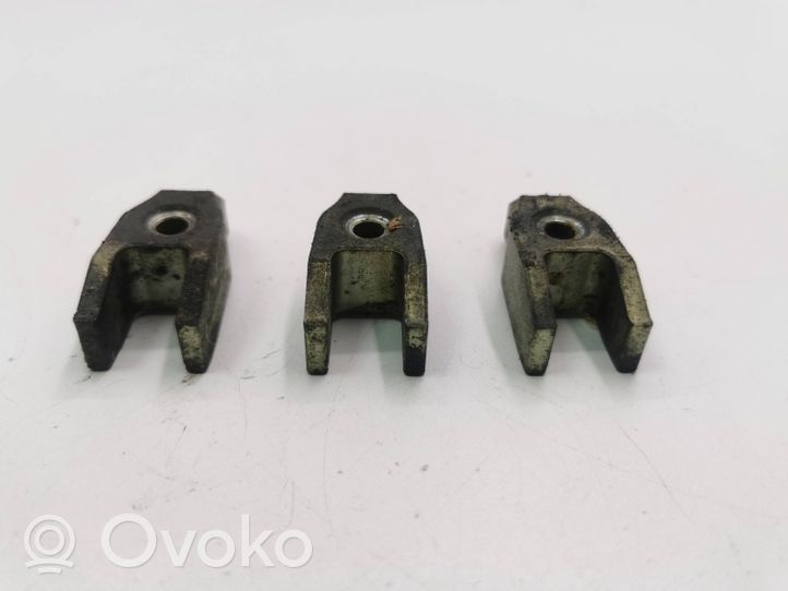 Honda CR-V Fuel Injector clamp holder 