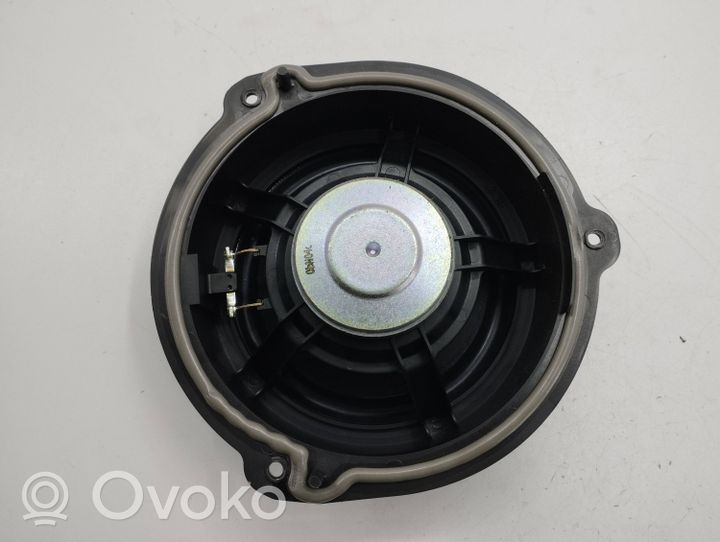 Audi A3 8Y Takaoven kaiutin 83A035411