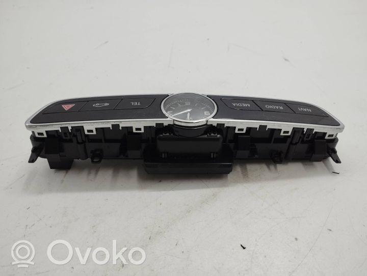 Mercedes-Benz E W213 Horloge A2138272000