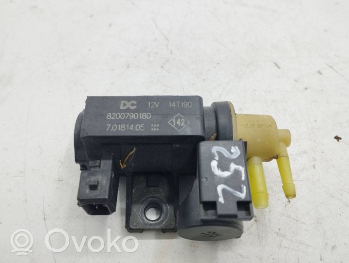 Renault Clio IV Turboahtimen magneettiventtiili 8200790180