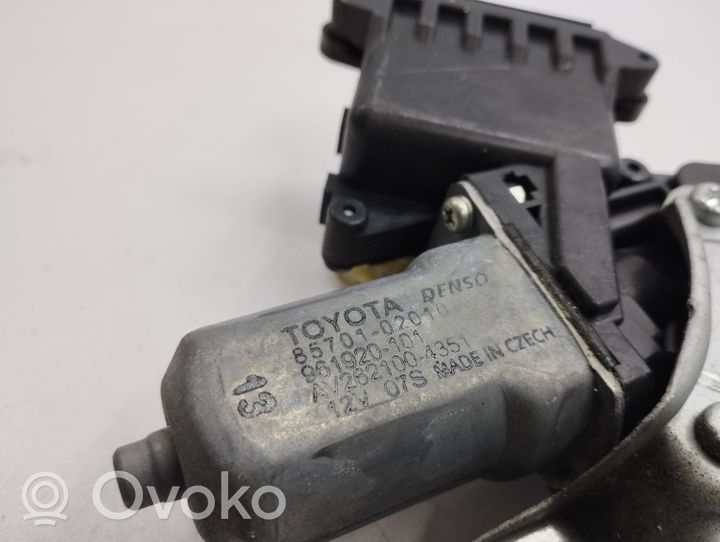 Toyota Avensis T270 Moteur de lève-vitre de porte avant 8571005051