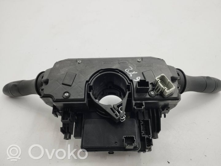 Nissan Juke II F16 Pyyhkimen/suuntavilkun vipukytkin 255546CA0A