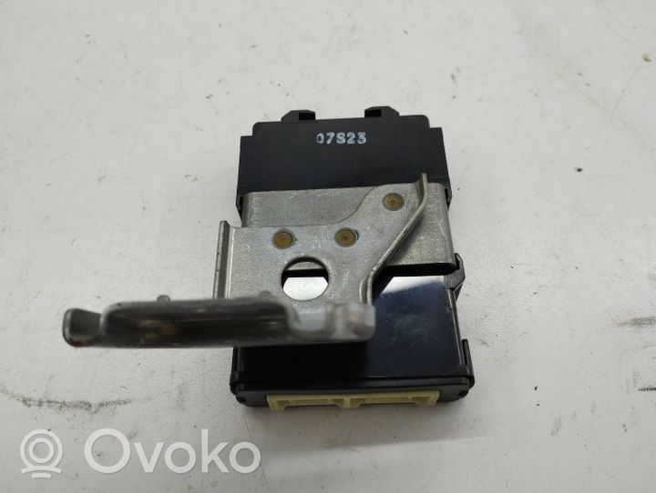 Toyota Avensis T270 Unité de commande, module ECU de moteur 896810F030