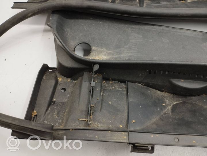 Toyota Avensis T270 Wiper trim 5578105130