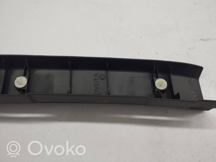 Toyota Corolla Verso AR10 Protection de seuil de coffre 647160F010