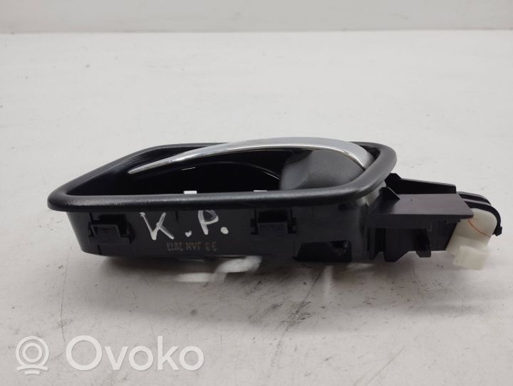 Honda CR-V Front door interior handle 