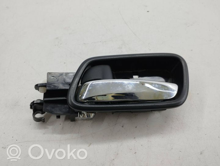 Honda CR-V Front door interior handle 