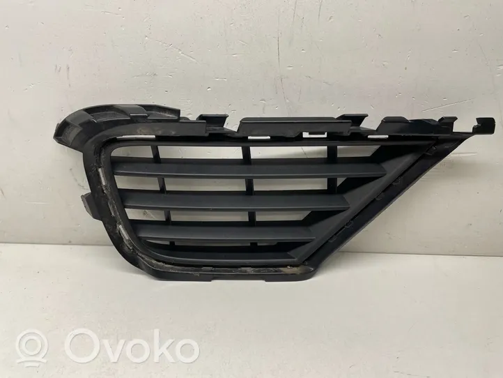 Volkswagen Touareg II Kratka dolna zderzaka przedniego 7P6853666B