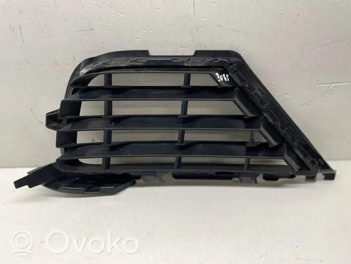 Volkswagen Touareg II Kratka dolna zderzaka przedniego 7P6853666B