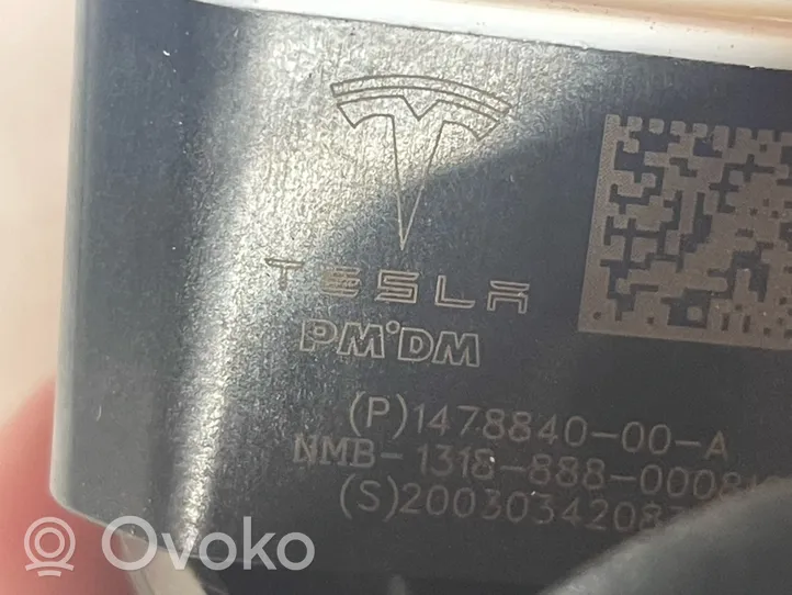 Tesla Model 3 Polttoainesäiliön korkin lukko P147884000A