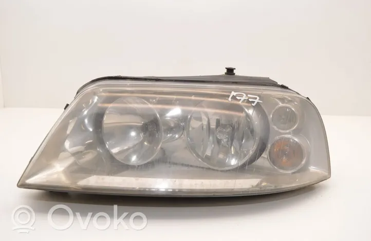 Volkswagen Sharan Lampa przednia 0301182201